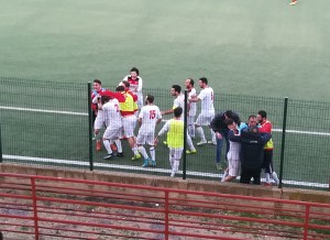 L'esultanza biancorossa al gol di Gatto contro la Bovalinese